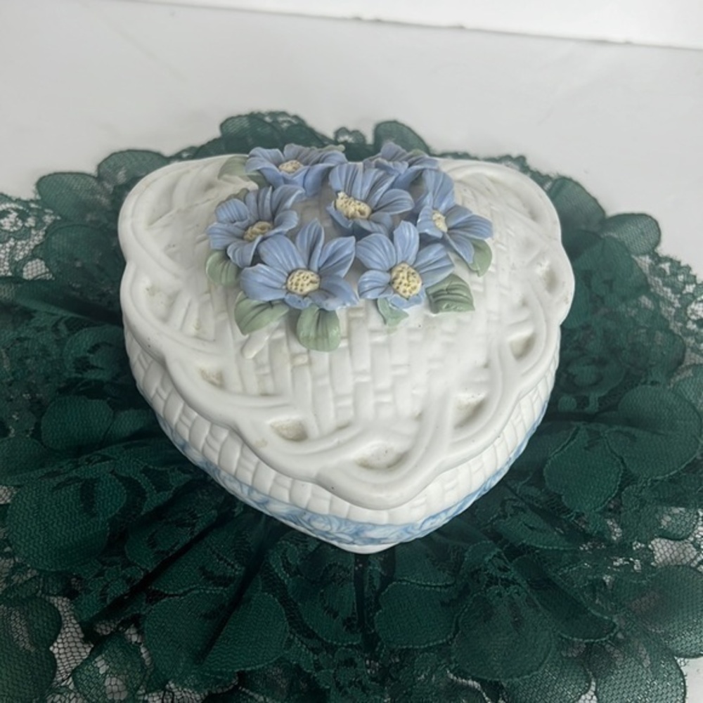 Trinket box